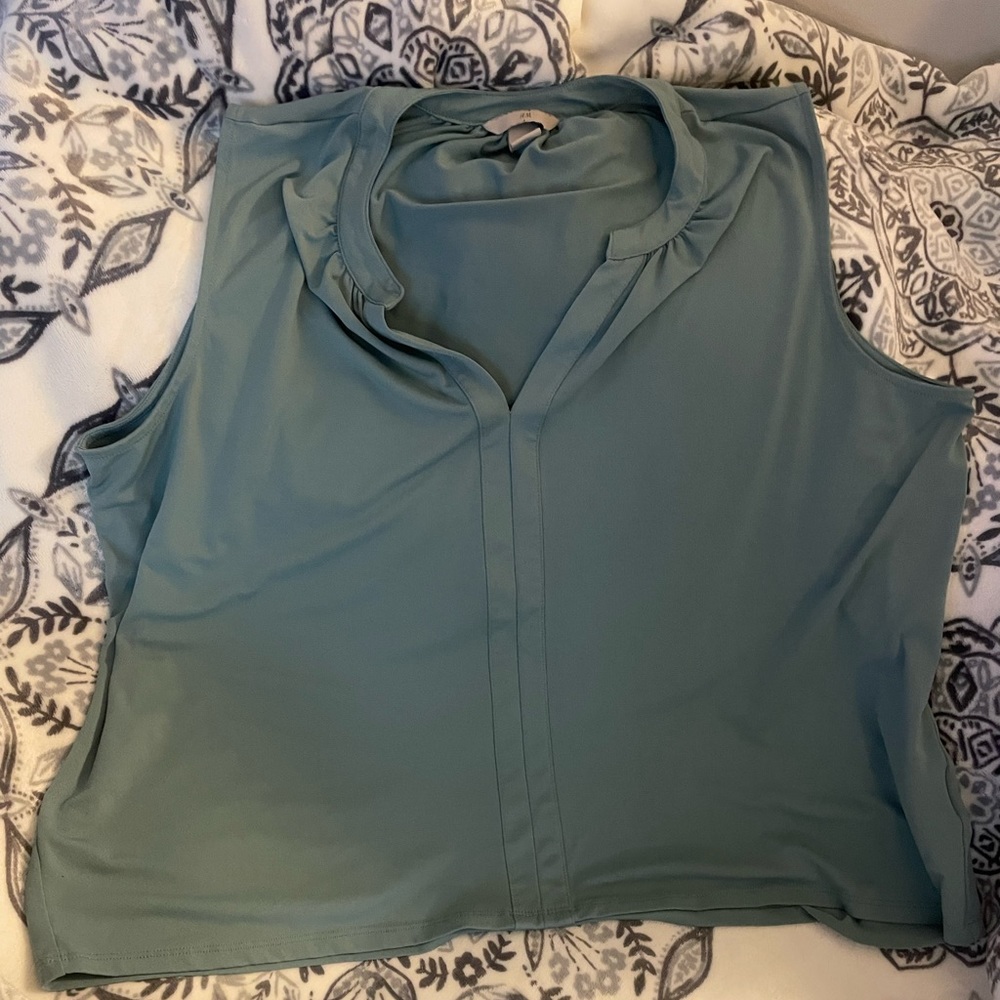 H & M Top